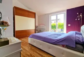 Istra,Momjan okolica-Autohtona kuća s bazenom i apartmanom, Buje, House