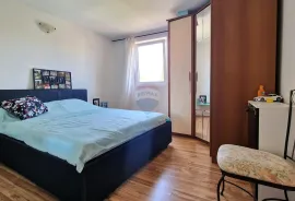 Istra,Momjan okolica-Autohtona kuća s bazenom i apartmanom, Buje, House