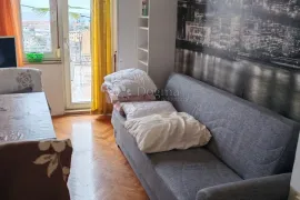 Odlična garsonijera sa terasom, Rijeka, Appartment