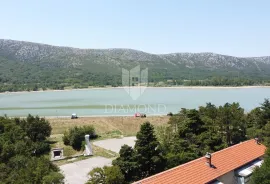 Jedinstvena vila s unutarnjim bazenom, Crikvenica, Ev