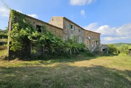 Stancija u okolici Grožnjana s velikim terenom i otvorenim pogledom, Grožnjan, Дом