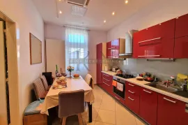 ZAGREB -CENTAR - MARTIĆEVA ,4.5s,115m2, 1kat ,TOP LOKACIJA!!!, Zagreb, Apartamento