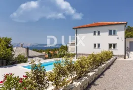 NOVI VINODOLSKI (okolica) - villa 50m od mora s bazenom i garažom, Novi Vinodolski, بيت