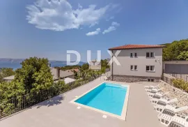 NOVI VINODOLSKI (okolica) - villa 50m od mora s bazenom i garažom, Novi Vinodolski, Famiglia