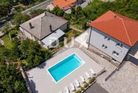 NOVI VINODOLSKI (okolica) - villa 50m od mora s bazenom i garažom, Novi Vinodolski, بيت