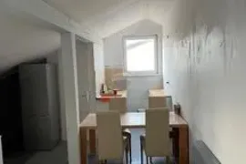 Rovinj, PRILIKA! Stan od 45 m2 u mirnom naselju, Rovinj, Διαμέρισμα