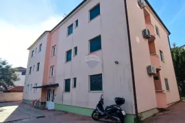 Rovinj, PRILIKA! Stan od 45 m2 u mirnom naselju, Rovinj, Διαμέρισμα