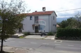 VIŠKOVO - kuća katnica, sa PP, pogodno za cafe, Viškovo, Ev