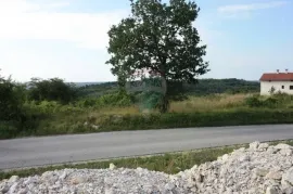 TRVIŽ - 1.428 m2 građevinsko zemljište u cijelosti, Pazin - Okolica, Земля