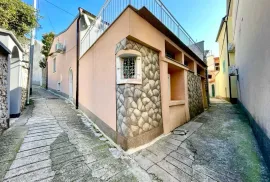 Crikvenica, Selce - kuća sa dva odvojena stana 70 m od mora, Crikvenica, House