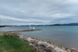 Zemljište na samom moru, pomorsko dobro, Sveti Filip I Jakov, Zemljište