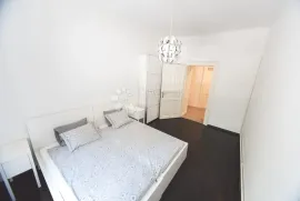 Ribnjak, 75 m2, terasa 10 m2, visoko prizemlje, podrum, Zagreb, Appartment