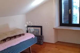 KUĆA,KONOBA,APARTMAN,GARAZA, Ližnjan, Casa