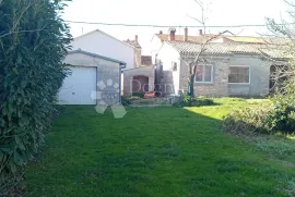 KUĆA,KONOBA,APARTMAN,GARAZA, Ližnjan, Casa