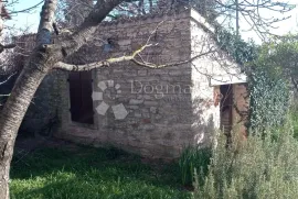 KUĆA,KONOBA,APARTMAN,GARAZA, Ližnjan, Casa