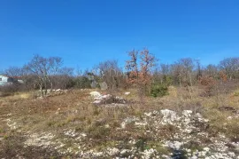 GRAĐEVINSKO ZEMLJIŠTE OKRUŽENO PRIRODOM, Labin, Land