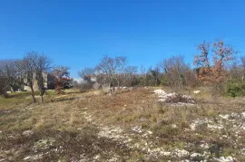 SAMO KOD NAS! GRAĐEVINSKO ZEMLJIŠTE 2 KM OD MORA, OKOLICA LABINA, Labin, Zemljište