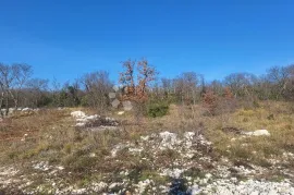 SAMO KOD NAS! GRAĐEVINSKO ZEMLJIŠTE 2 KM OD MORA, OKOLICA LABINA, Labin, Zemljište