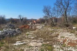 SAMO KOD NAS! GRAĐEVINSKO ZEMLJIŠTE 2 KM OD MORA, OKOLICA LABINA, Labin, Zemljište