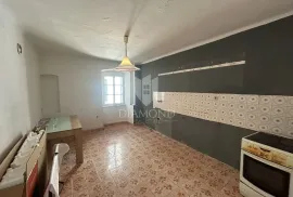 Stan za adaptaciju u samom centru Rijeke, Rijeka, Appartement