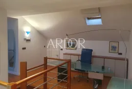 Srdoči, dvoetažni prostrani stan za najam, Rijeka, Flat