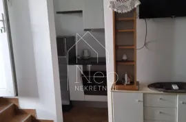 Dva apartmana u kuću u centru Vodica, Vodice, Ev