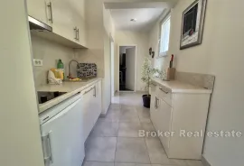 Moderna samostojeća kuća sa 4 apartmana, Makarska, House