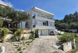 Moderna samostojeća kuća sa 4 apartmana, Makarska, Kuća