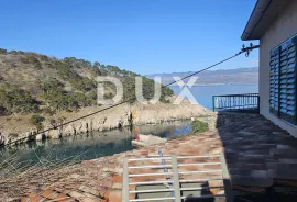 OTOK KRK - Kuća s dvorištem i pogledom na more, u jezgri romantičnog Vrbnika, Vrbnik, Famiglia