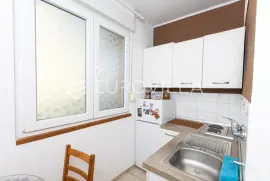 Rijeka, Podmurvice, jednosoban klasičan stan s pogledom na more, Rijeka, Apartamento