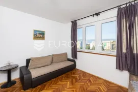 Rijeka, Podmurvice, jednosoban klasičan stan s pogledom na more, Rijeka, Apartamento