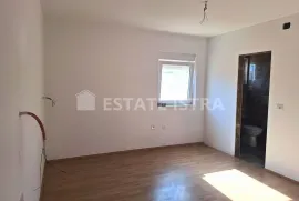 Pula - Veliki stan u stambenoj kući, Pula, Apartamento