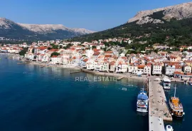 OTOK KRK, BAŠKA - Kuća sa 2 apartmana 80 m od mora i parking, Baška, بيت