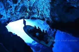 Građevinsko zemljište s pogledom na more, Vis, Land