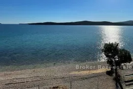 Novoizgrađeni penthouse, prvi red do mora, Šibenik, Appartement