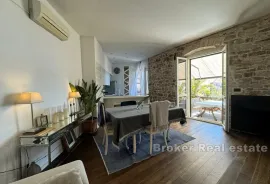 Apartman sa velikom terasom, na prodaju, Šibenik, Flat