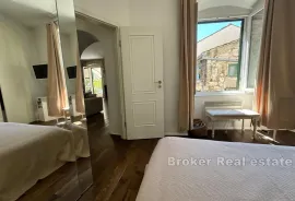 Apartman sa velikom terasom, na prodaju, Šibenik, Flat