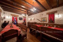 Rogoznica, prekrasna kamena kuća s restoranom, Rogoznica, Maison