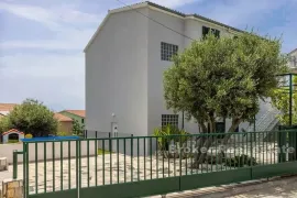 Moderna vila s bazenom, Trogir, House