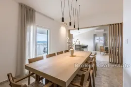 Moderna vila s bazenom, Trogir, House