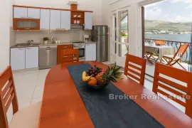 Apartmanska kuća blizu Trogira, Trogir, Haus