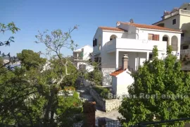 Apartmanska kuća blizu Trogira, Trogir, Haus