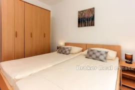 Apartmanska kuća blizu Trogira, Trogir, Haus