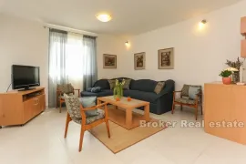 Apartmanska kuća blizu Trogira, Trogir, Haus