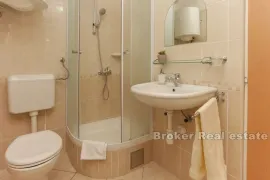 Apartmanska kuća blizu Trogira, Trogir, Haus