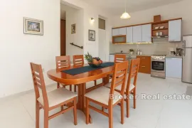 Apartmanska kuća blizu Trogira, Trogir, Haus