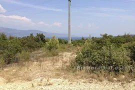 Poljoprivredno zemljište drugi red od mora, Hvar, Terrain