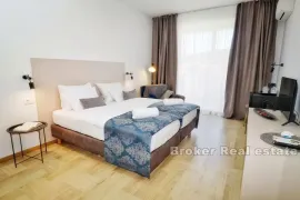 Apartmanska kuća sa restoranom, Trogir, Haus