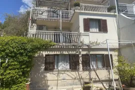 Apartmanska kuća s pogledom na more, Omiš, Kuća