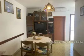 Apartmanska kuća s pogledom na more, Omiš, Kuća